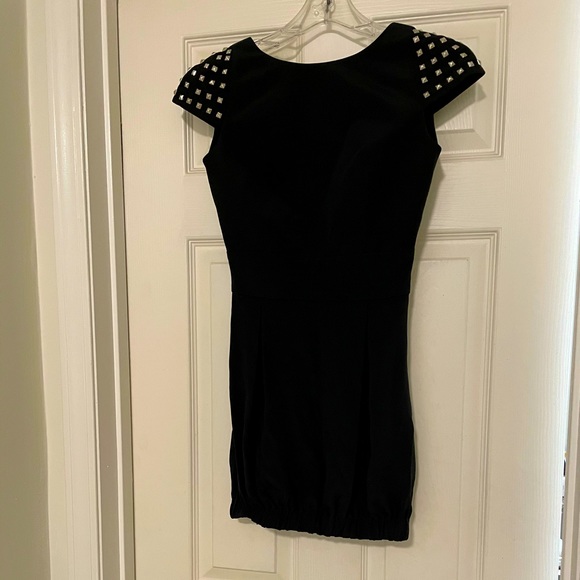 Naven 💯% silk party dress with studded shoulders - Picture 3 of 15